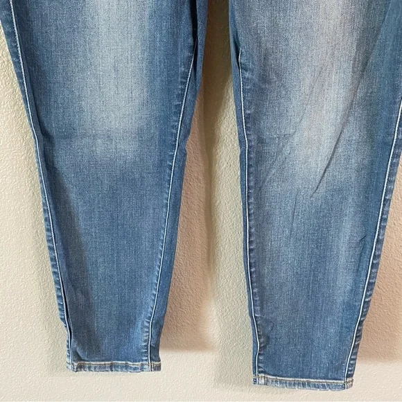 Torrid Bombshell Jeans Size 20XS Extra Short Ankle Blue High Waist Med Wash - Picture 3 of 11